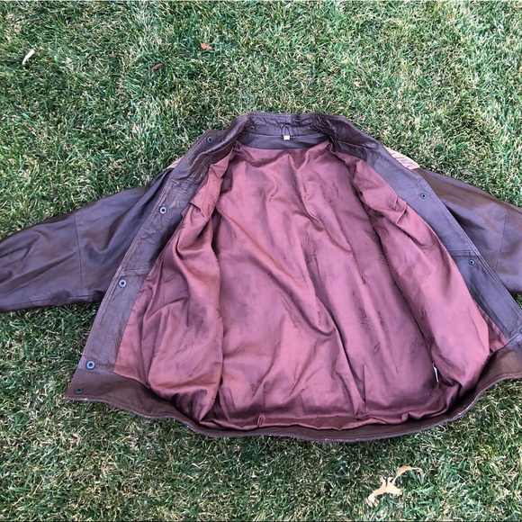 Vintage brown men’s leather jacket . - Picture 3 of 6